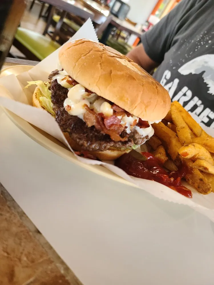 Mac N Cheese Burger