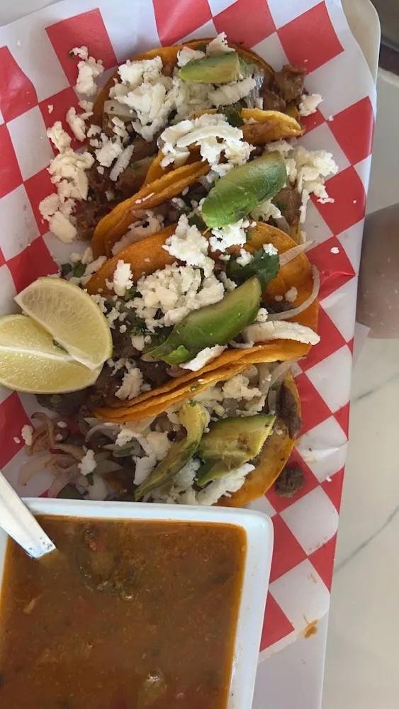 Tacos de Tripa Y Asada Muy Deliciosos Y la Carne Fresca